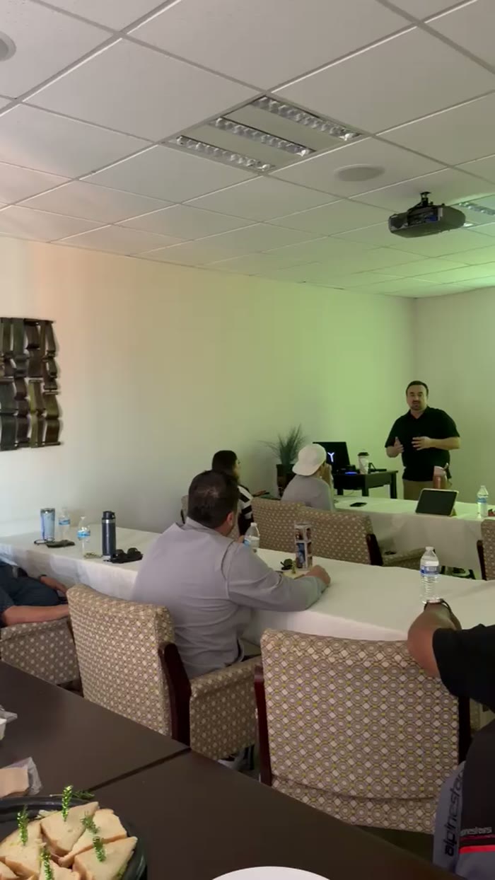 Grupo en la clase en vivo